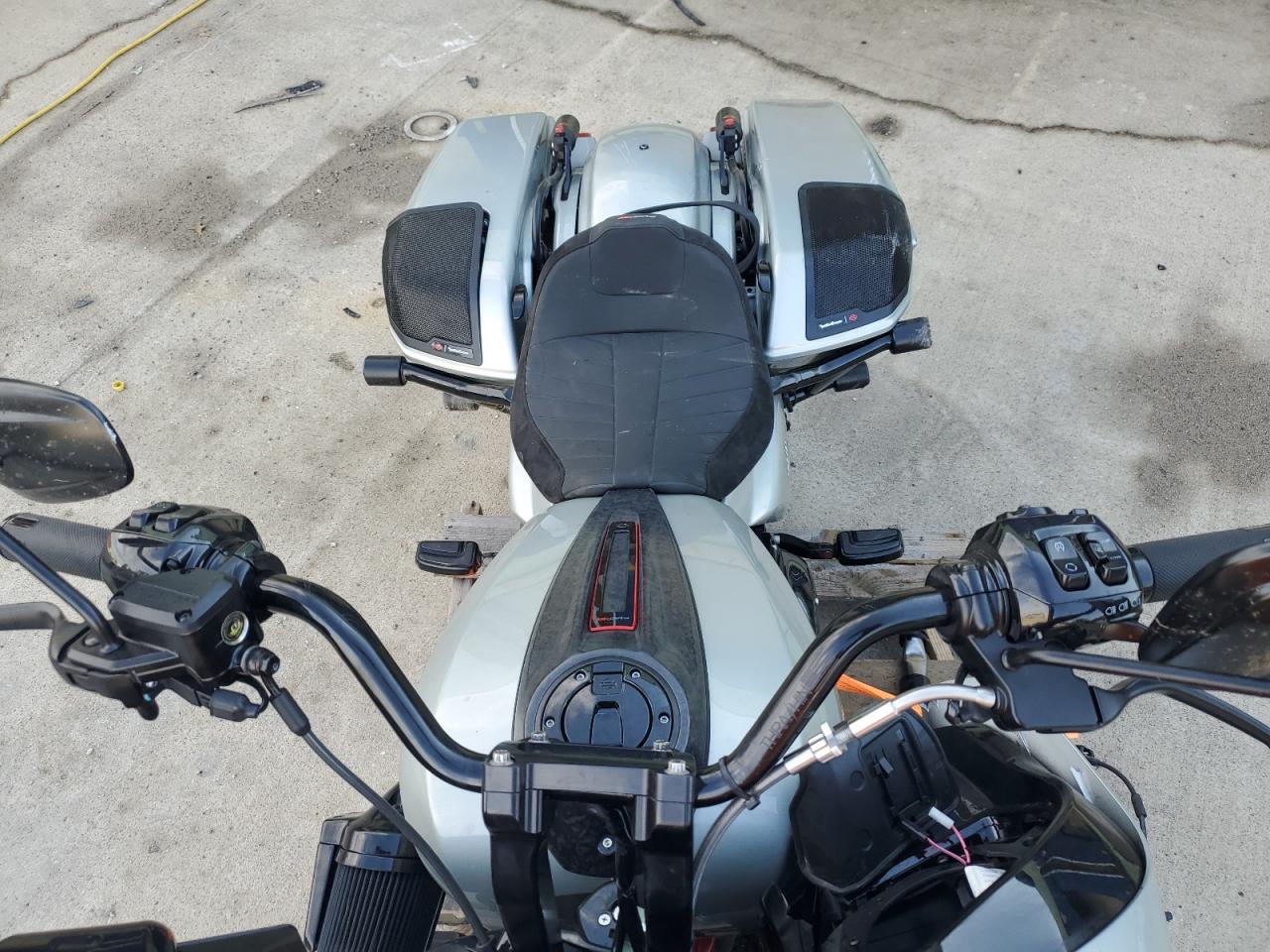 Harley-Davidson Fltrxstse Image 6