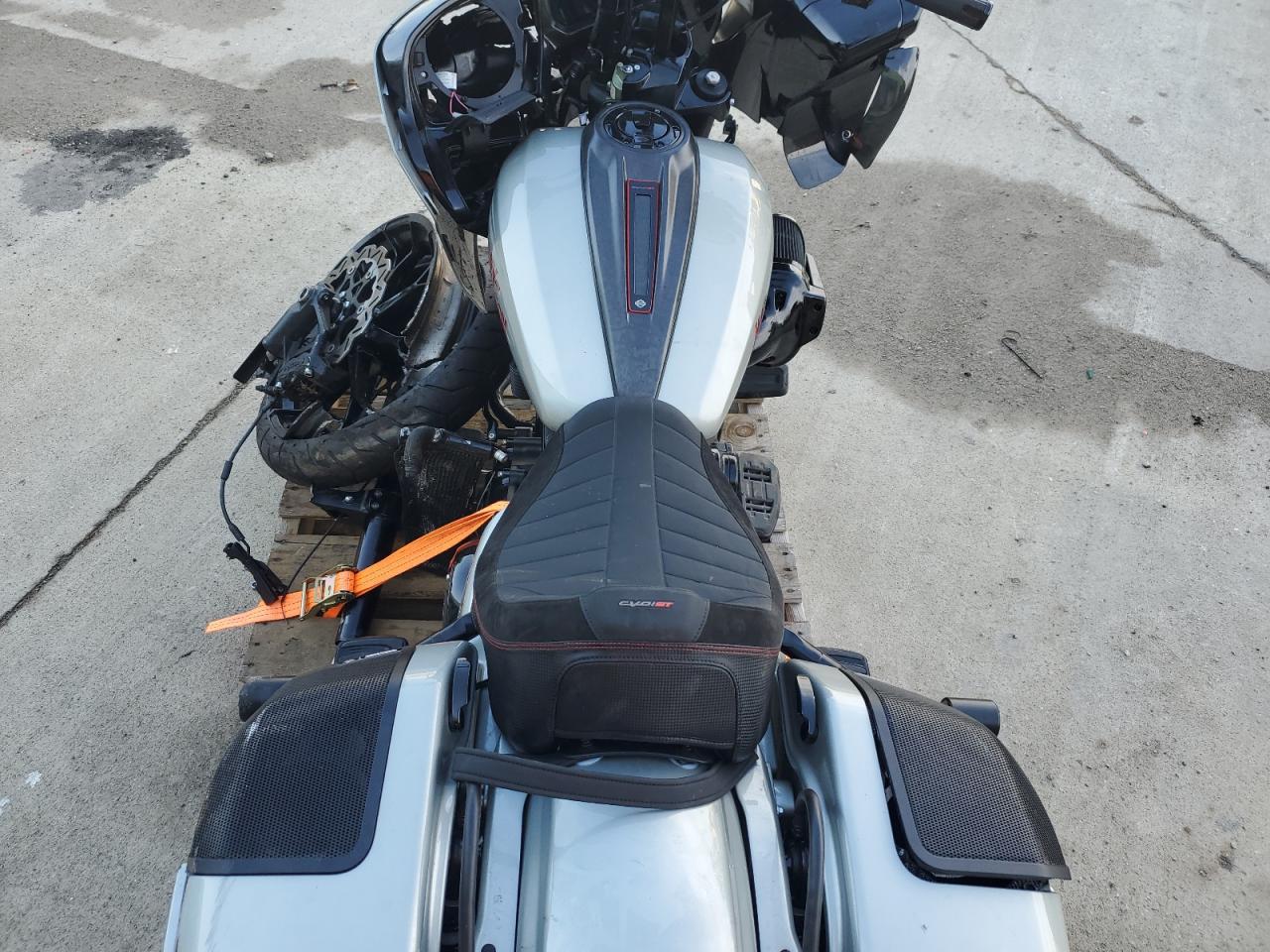 Harley-Davidson Fltrxstse Image 7