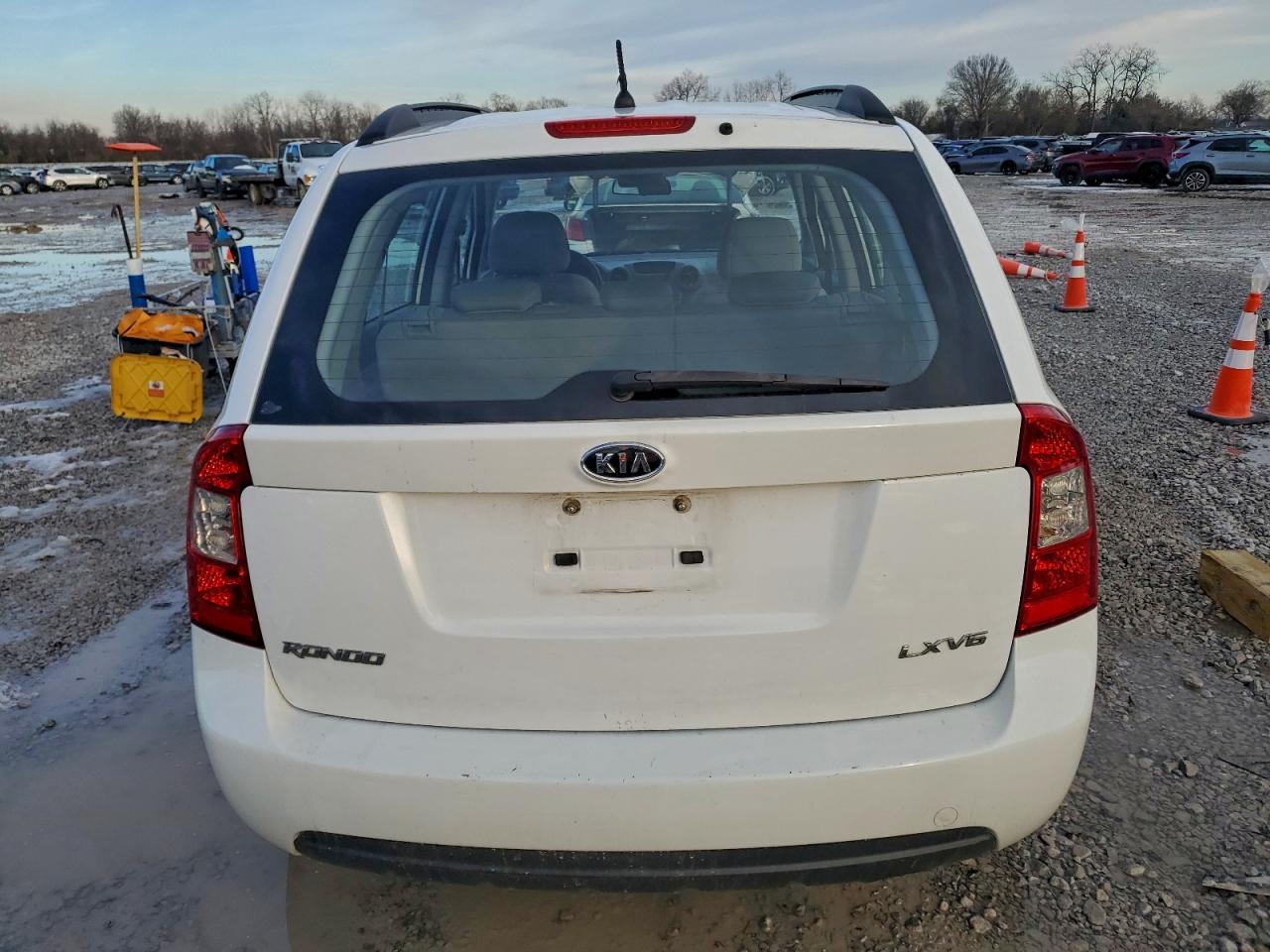 Kia Rondo Lx Image 3
