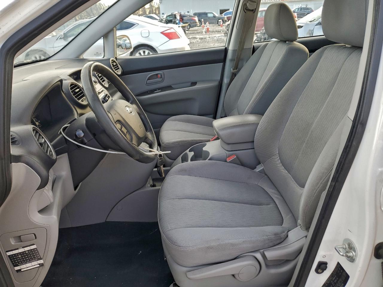 Kia Rondo Lx Image 13