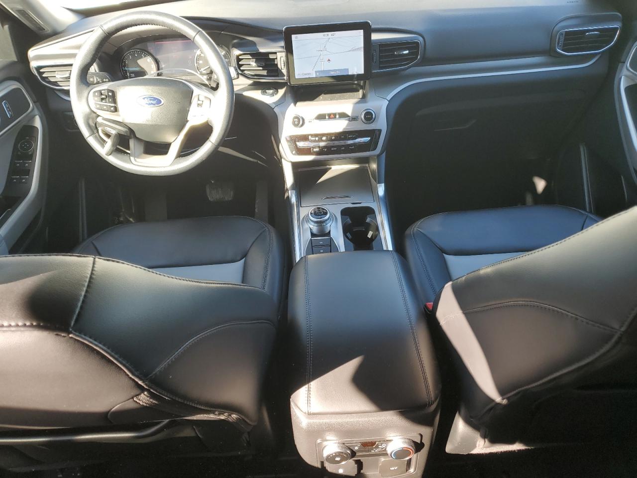 Ford Explorer Xlt Image 7