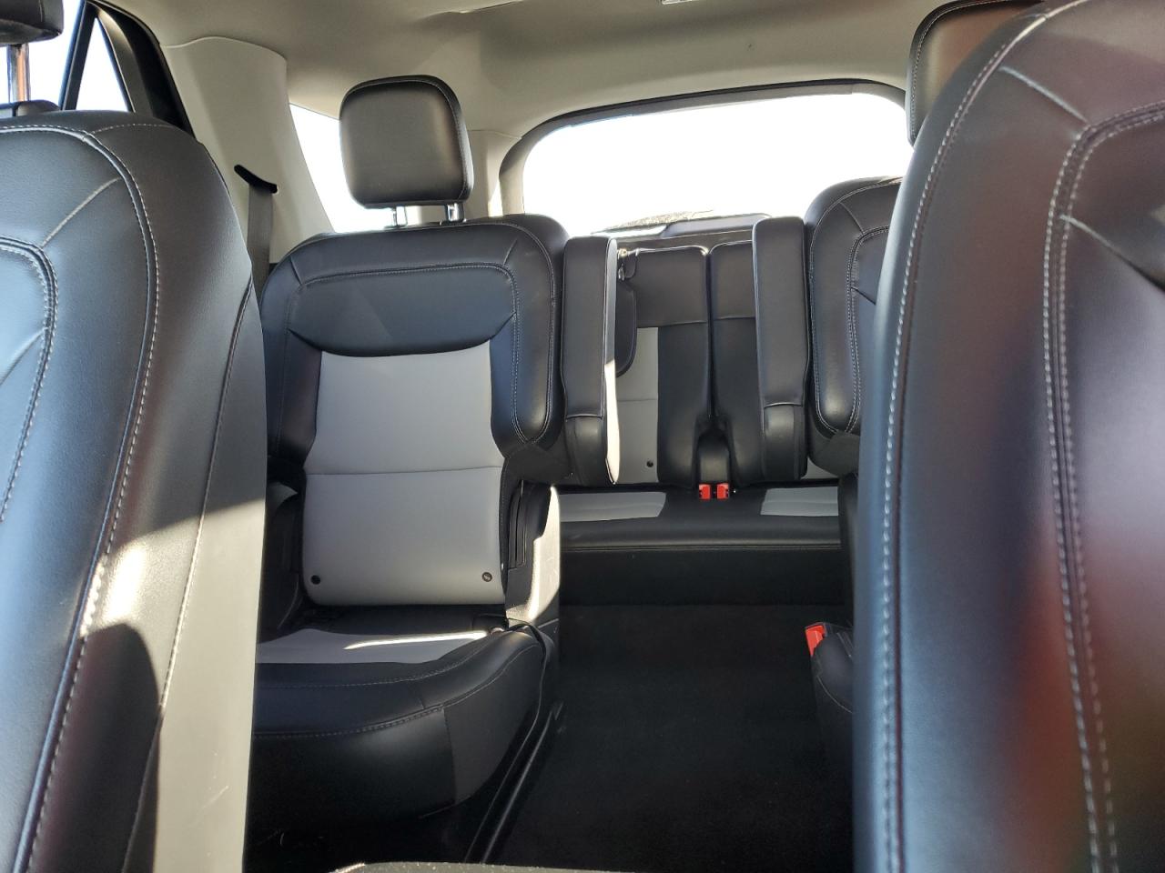 Ford Explorer Xlt Image 9