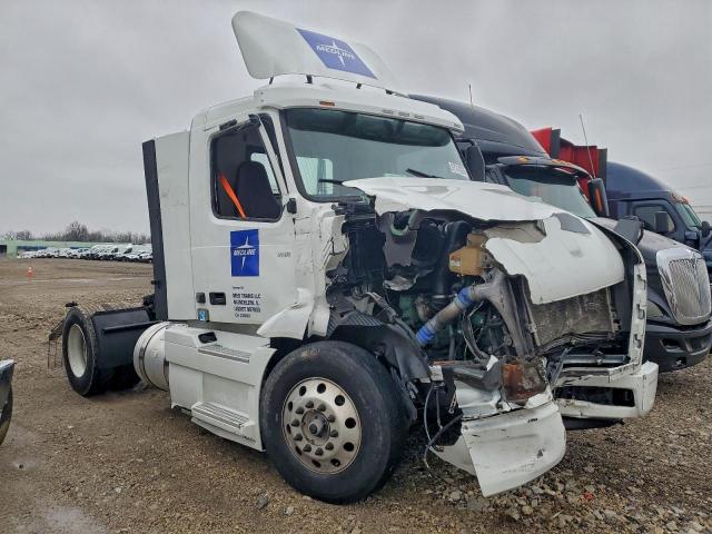  Salvage Volvo Vnr