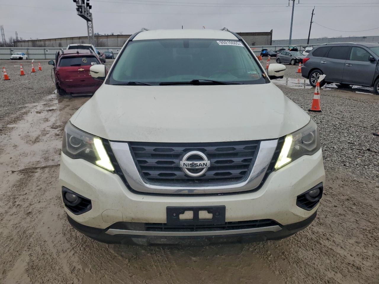 Nissan Pathfinder S Image 7