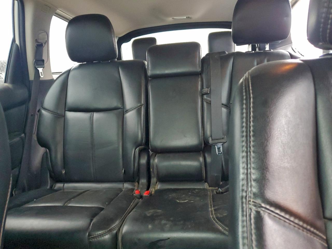 Nissan Pathfinder S Image 9