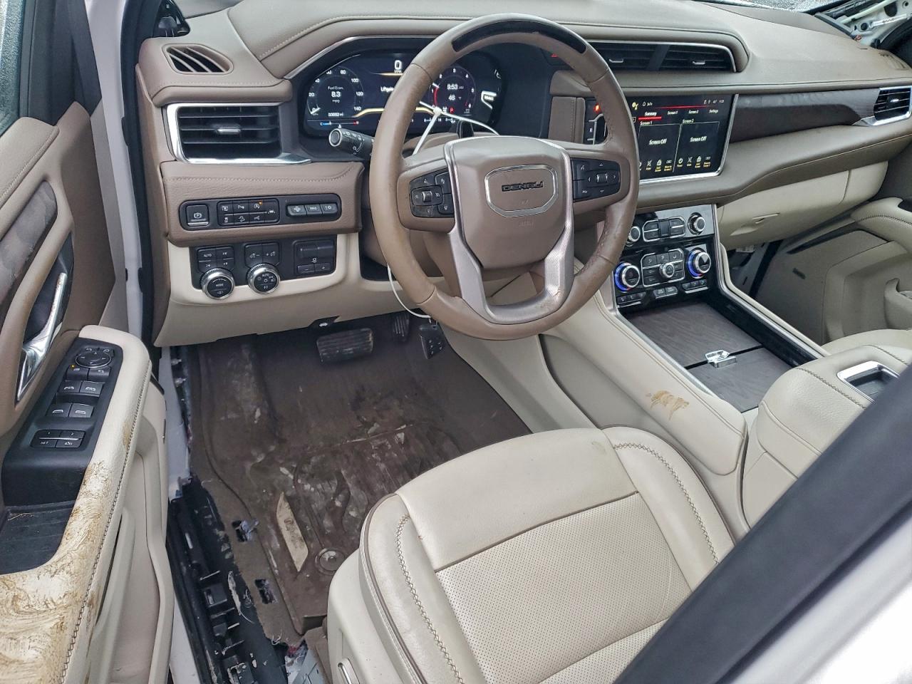 GMC Yukon Denali Image 6