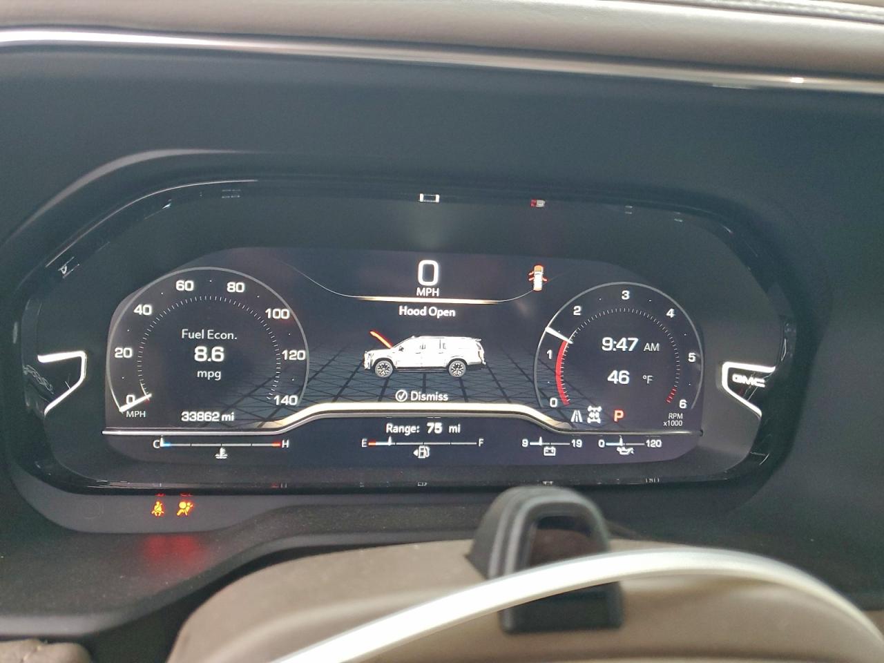 GMC Yukon Denali Image 9