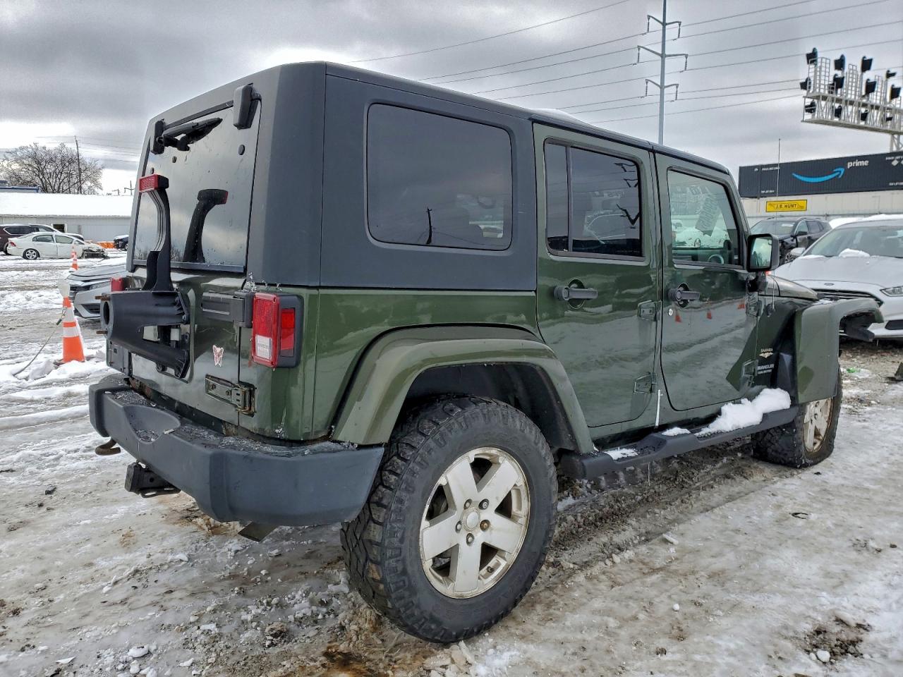 Jeep Wrangler Sahara Image 2
