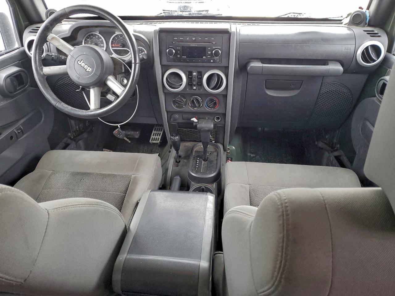 Jeep Wrangler Sahara Image 9