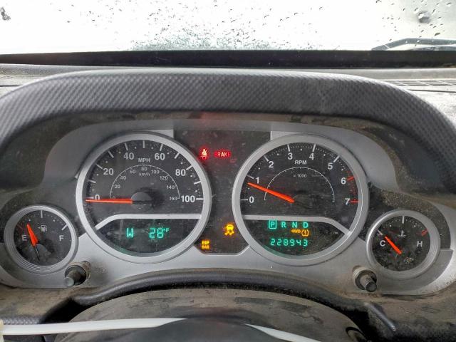 Jeep Wrangler Sahara Image 10