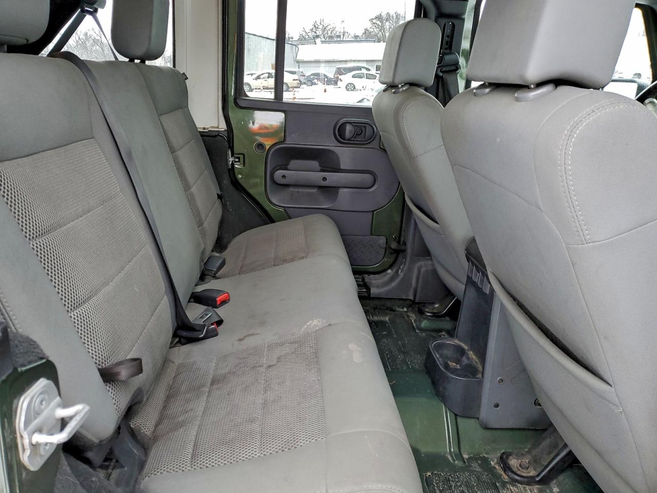 Jeep Wrangler Sahara Image 12