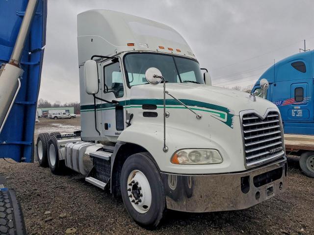  Salvage Mack Cxu613
