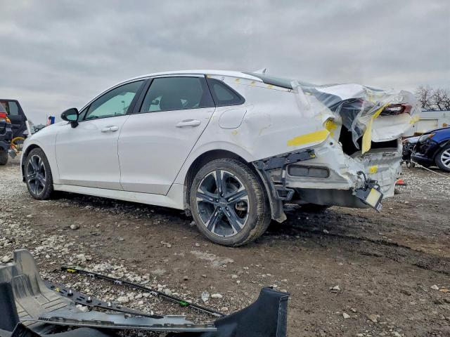 Kia K5 Gt Line Image 2