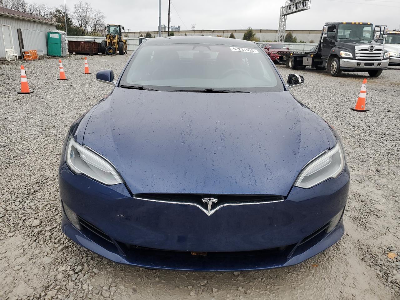 Tesla Model S Image 12