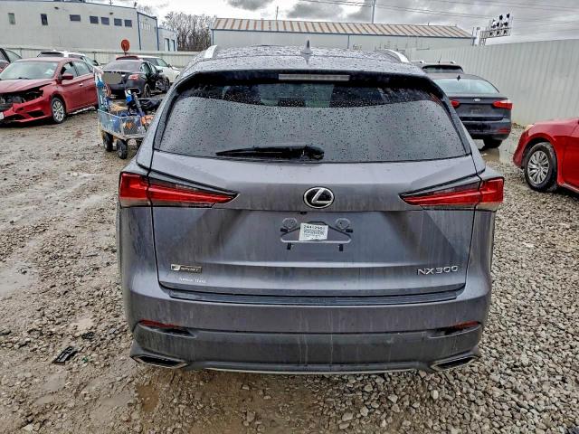 Lexus NX 300 Base Image 6