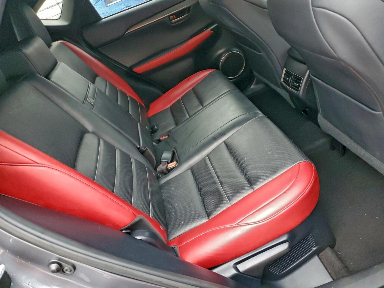 Lexus NX 300 Base Image 12