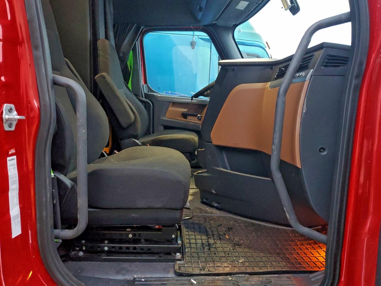 Freightliner Cascadia 1 Image 10