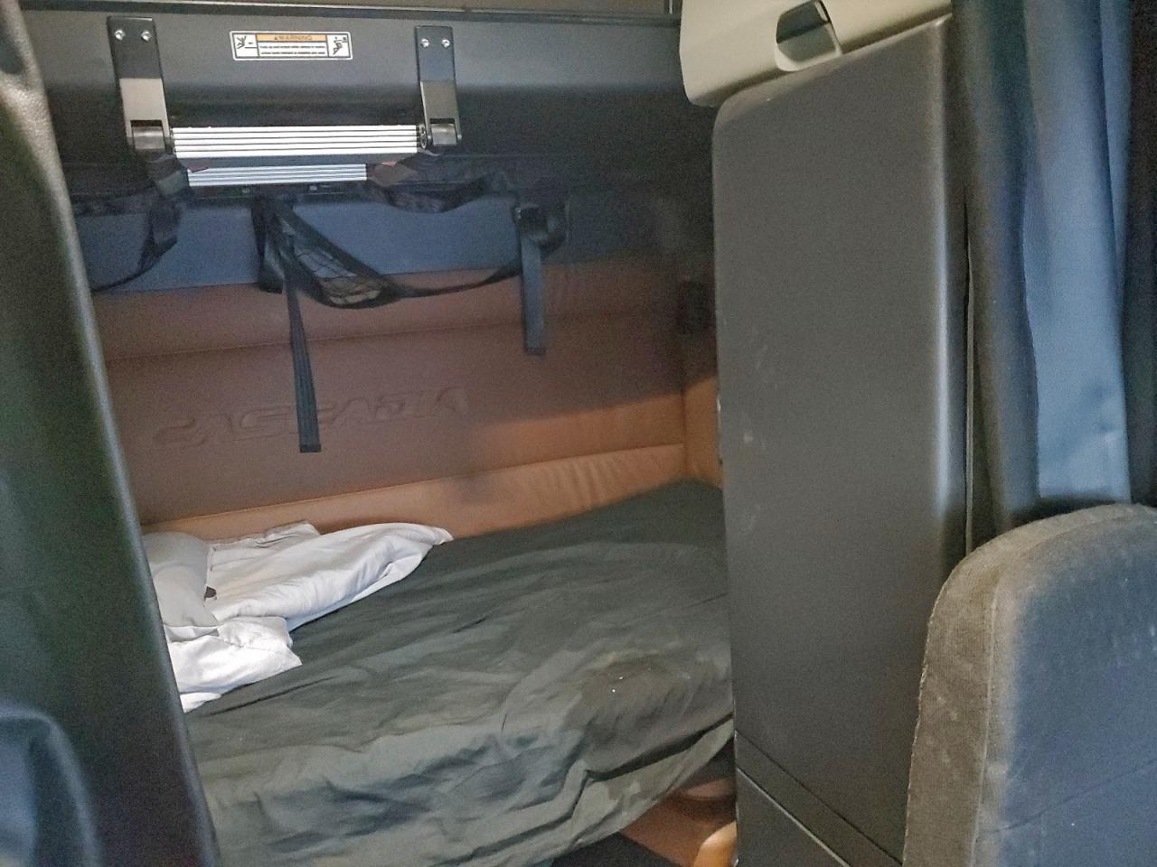 Freightliner Cascadia 1 Image 9