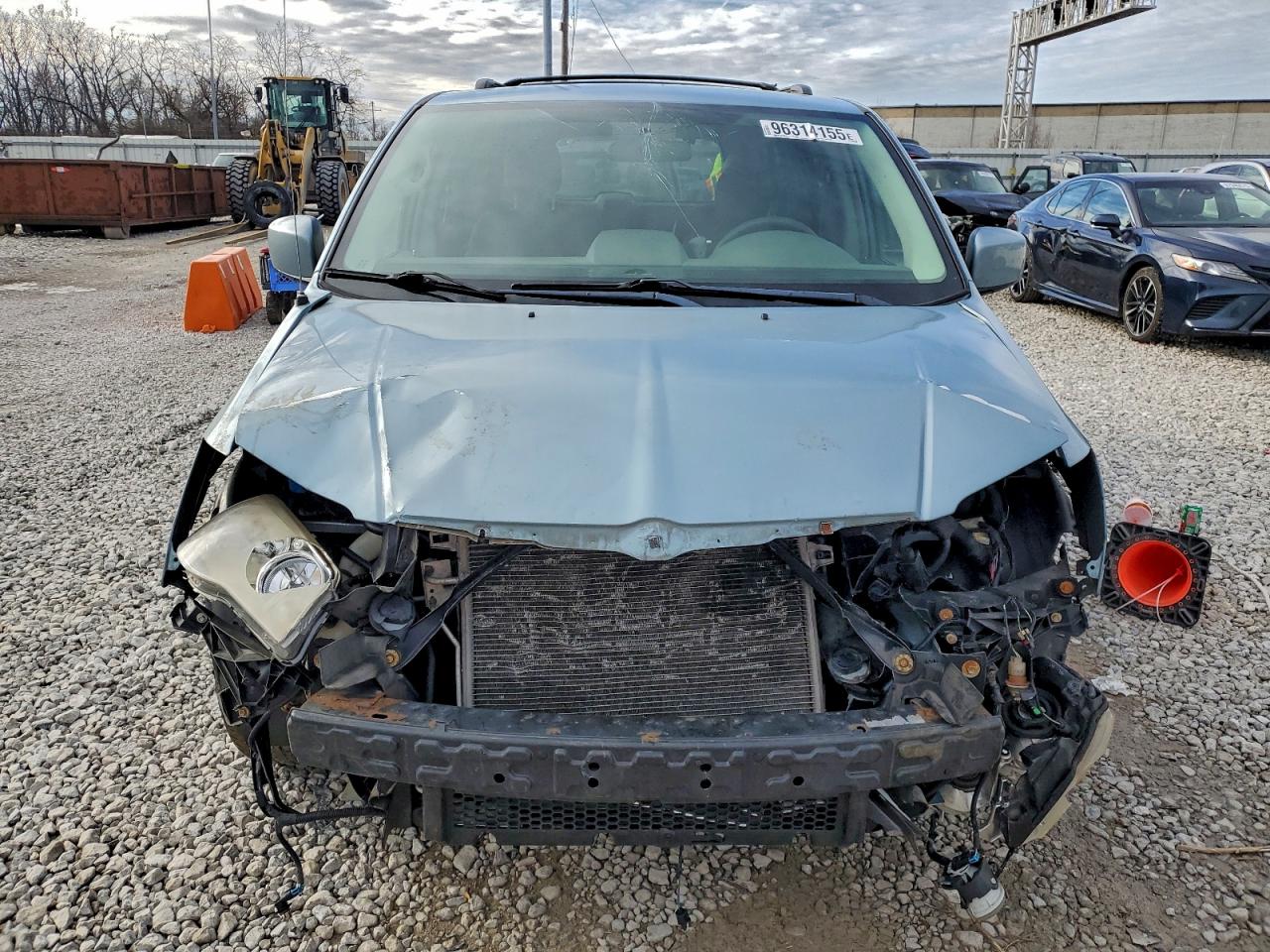 Chrysler Minivan Touring Image 10