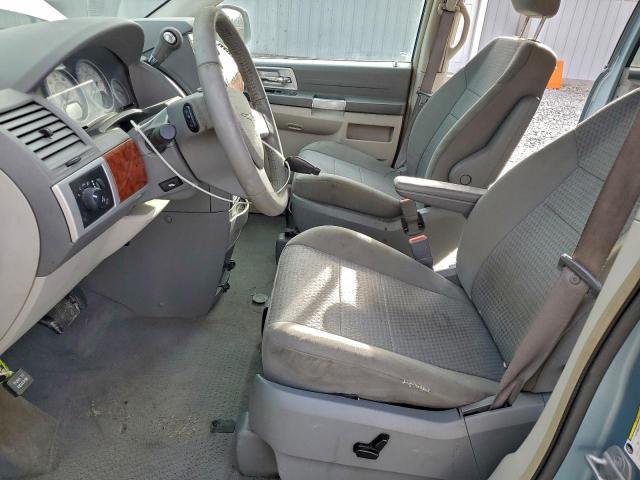 Chrysler Minivan Touring Image 4