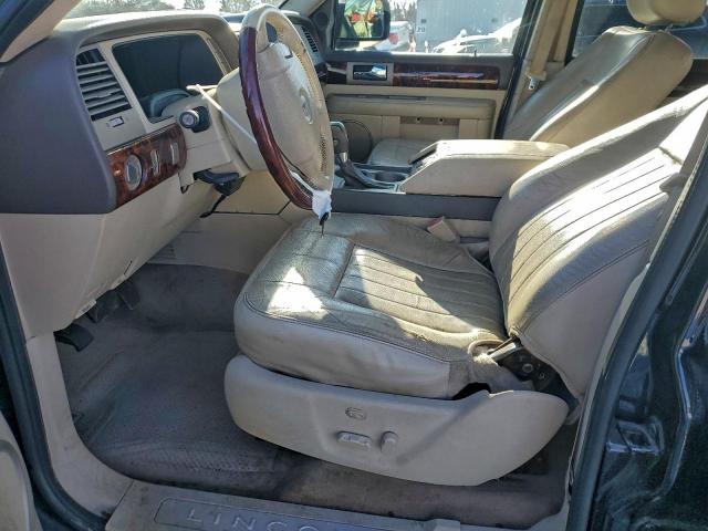 Lincoln Navigator Image 6