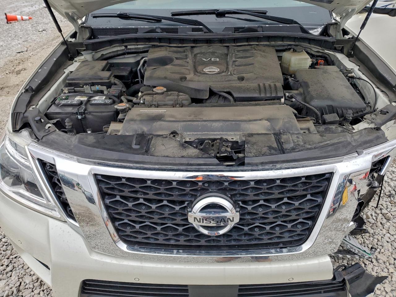 Nissan Armada Sv Image 8