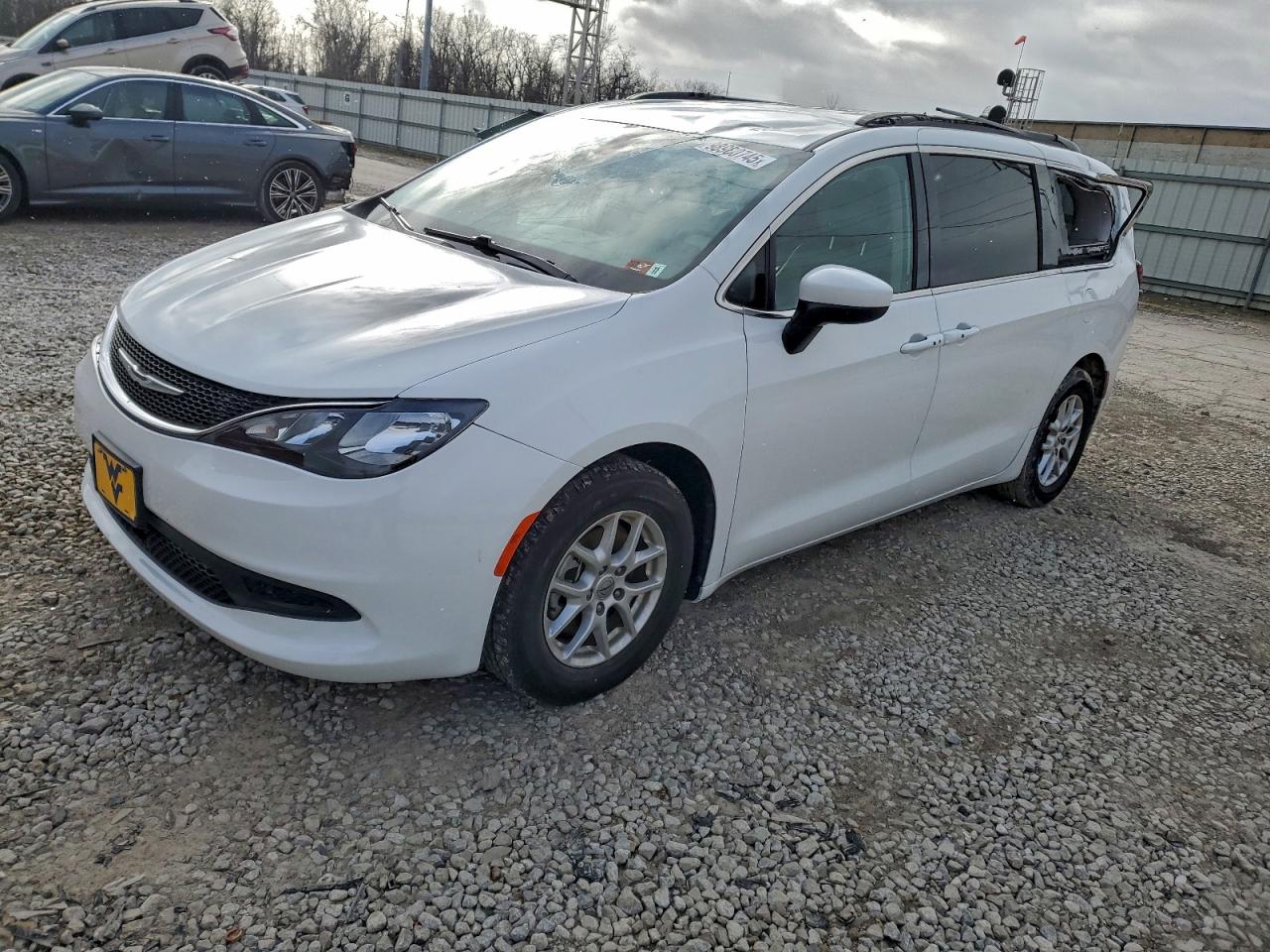 Chrysler Minivan Lxi Image 1