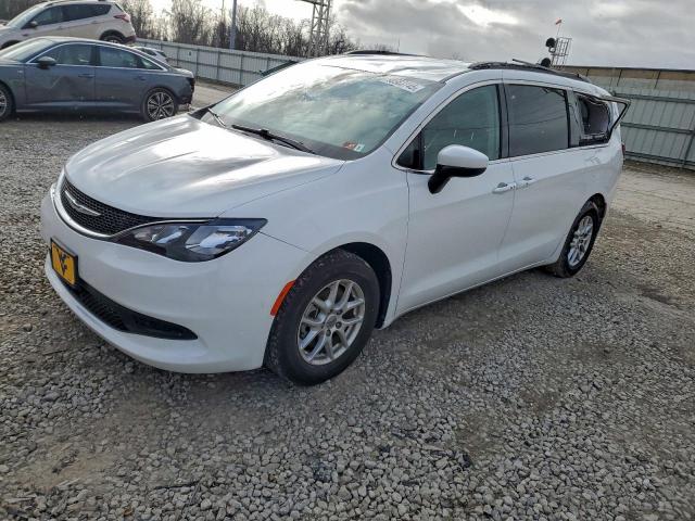  Salvage Chrysler Minivan
