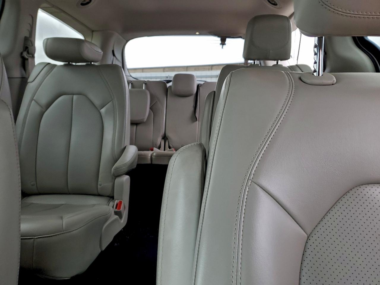 Chrysler Minivan Lxi Image 10