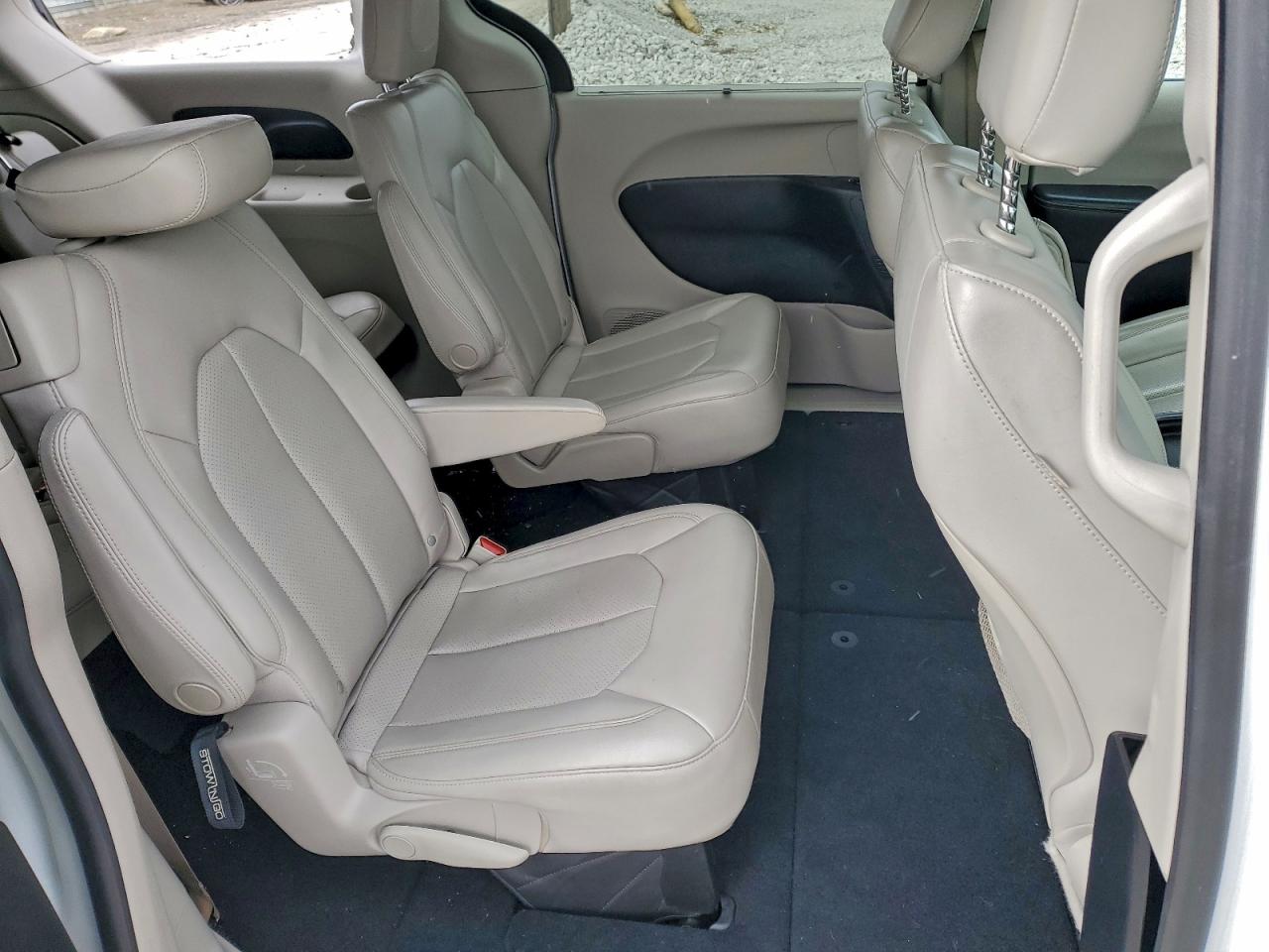 Chrysler Minivan Lxi Image 12