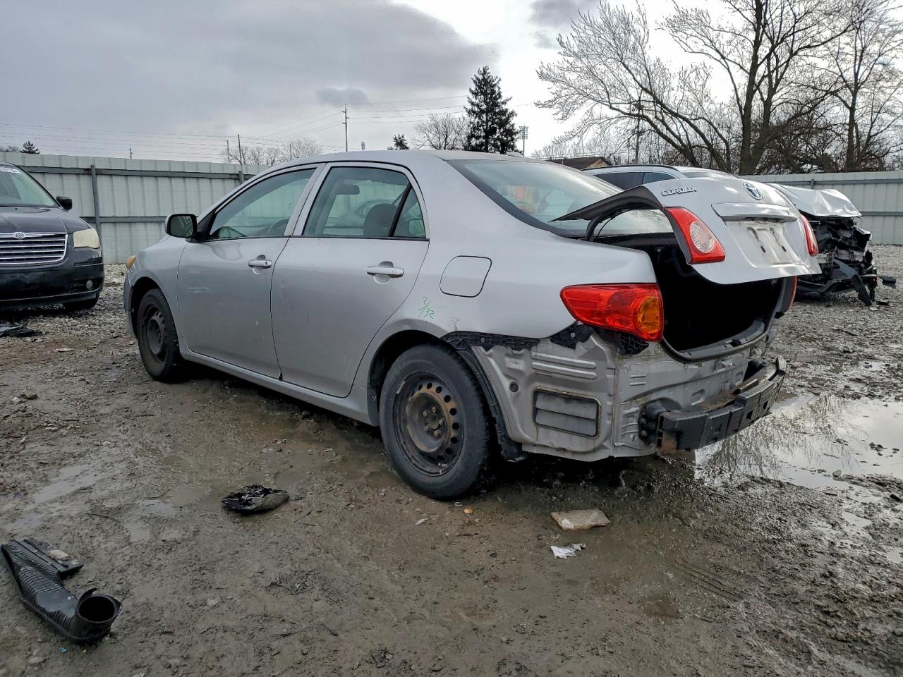 Toyota Corolla Base Image 2