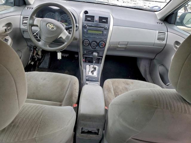Toyota Corolla Base Image 10
