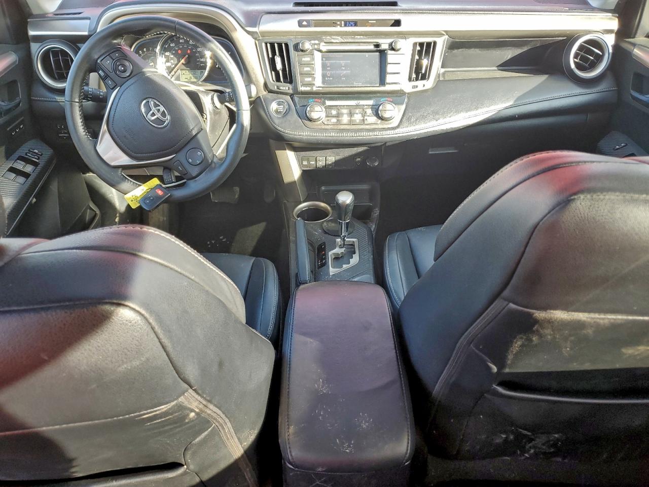 Toyota RAV4 Limited Image 10