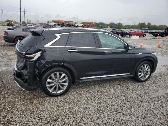 INFINITI Qx Essential Image 9