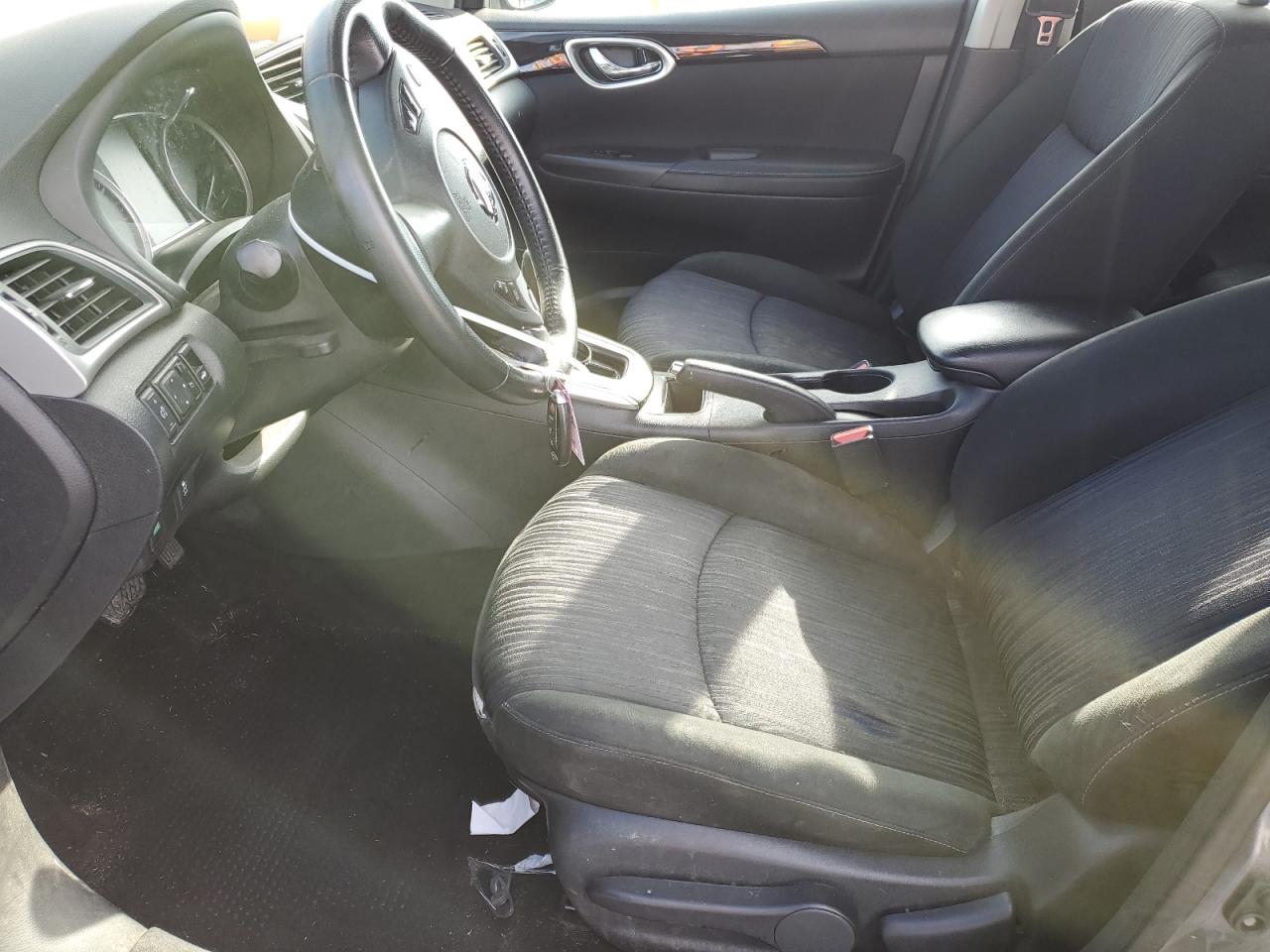 Nissan Sentra S Image 3