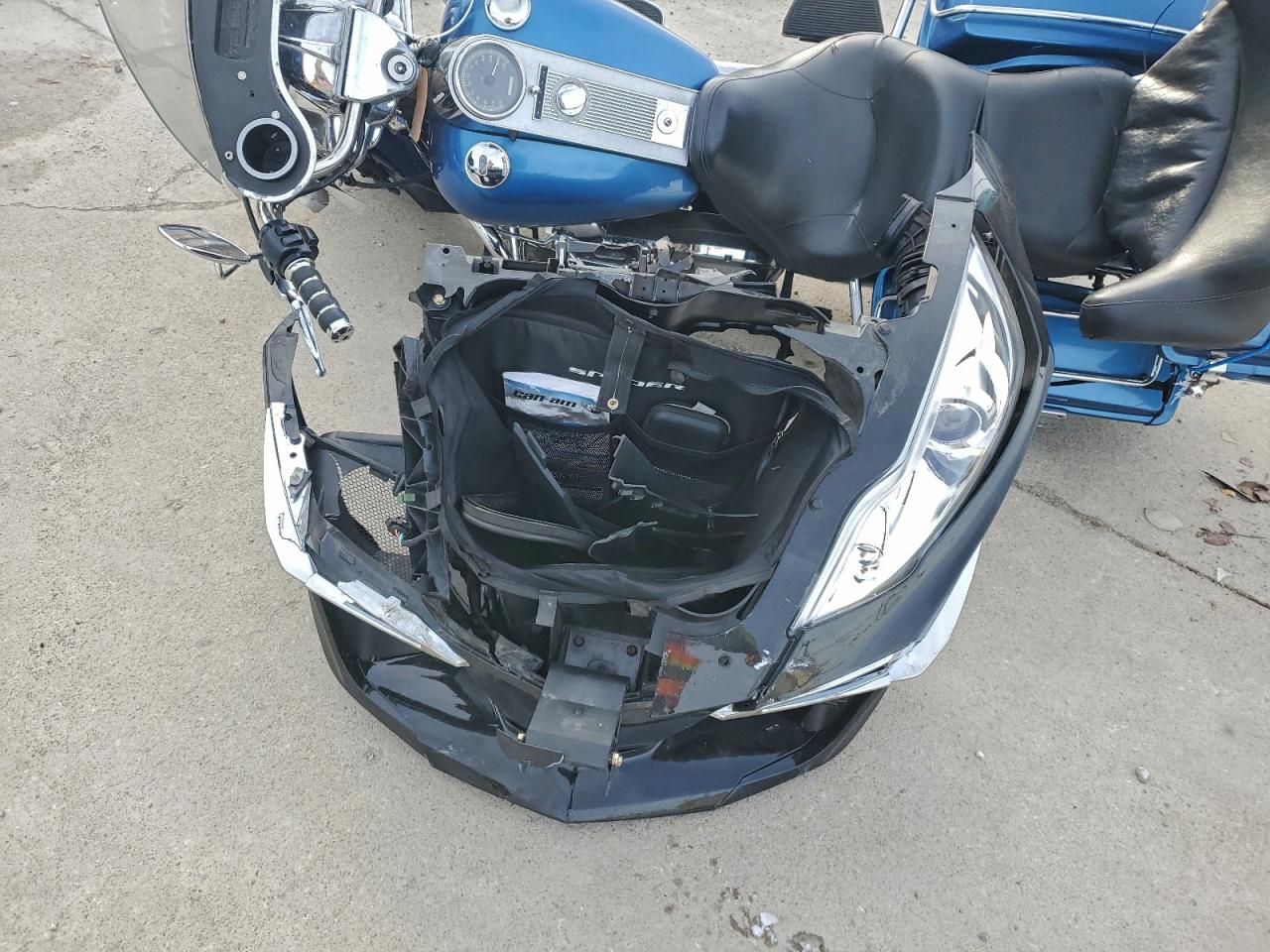 Can-Am Spyder Rt Image 8