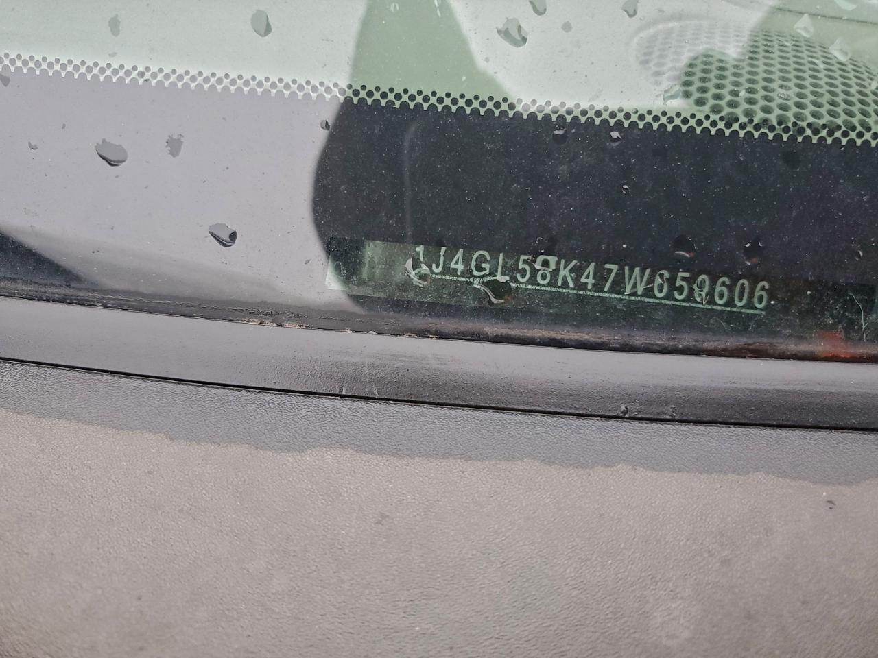 Jeep Liberty Limited Image 5