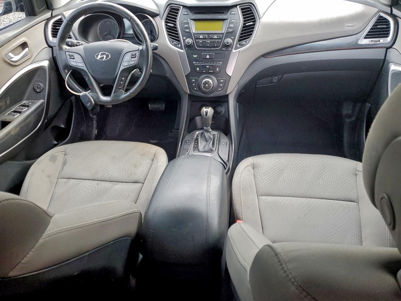 Hyundai SANTA FE Image 6