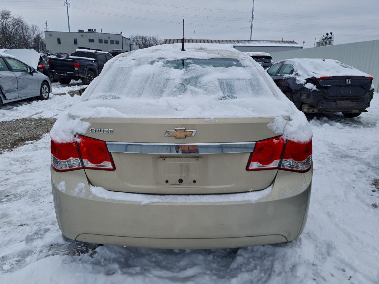 Chevrolet Cruze Ls Image 3