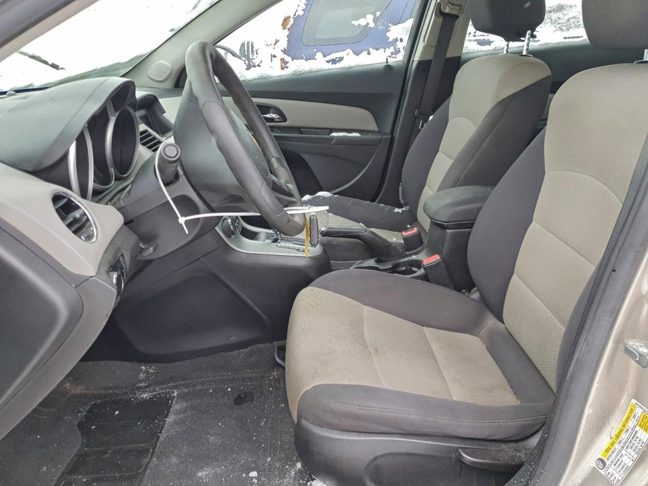 Chevrolet Cruze Ls Image 8