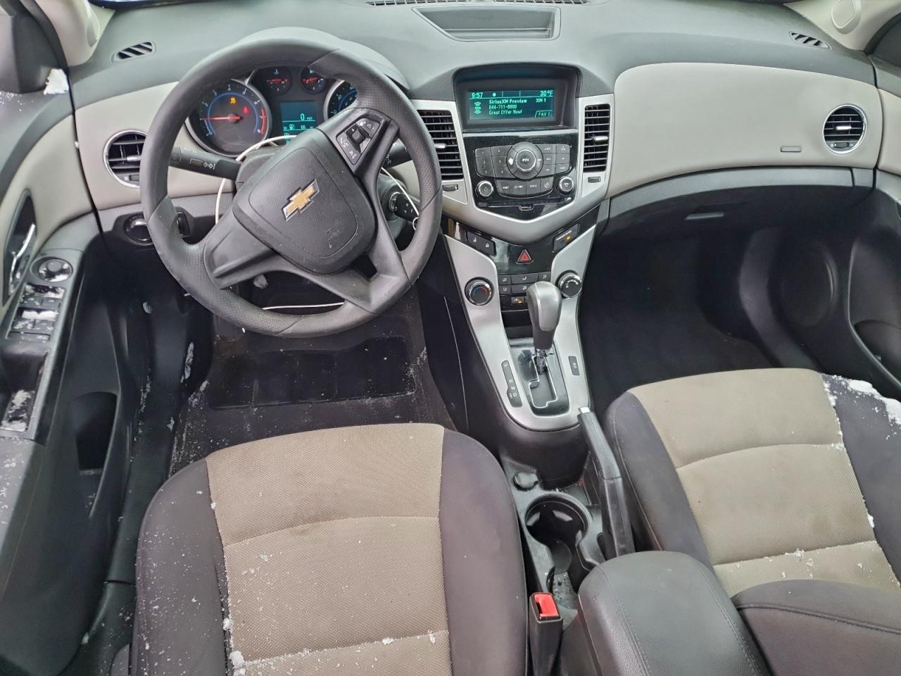 Chevrolet Cruze Ls Image 6