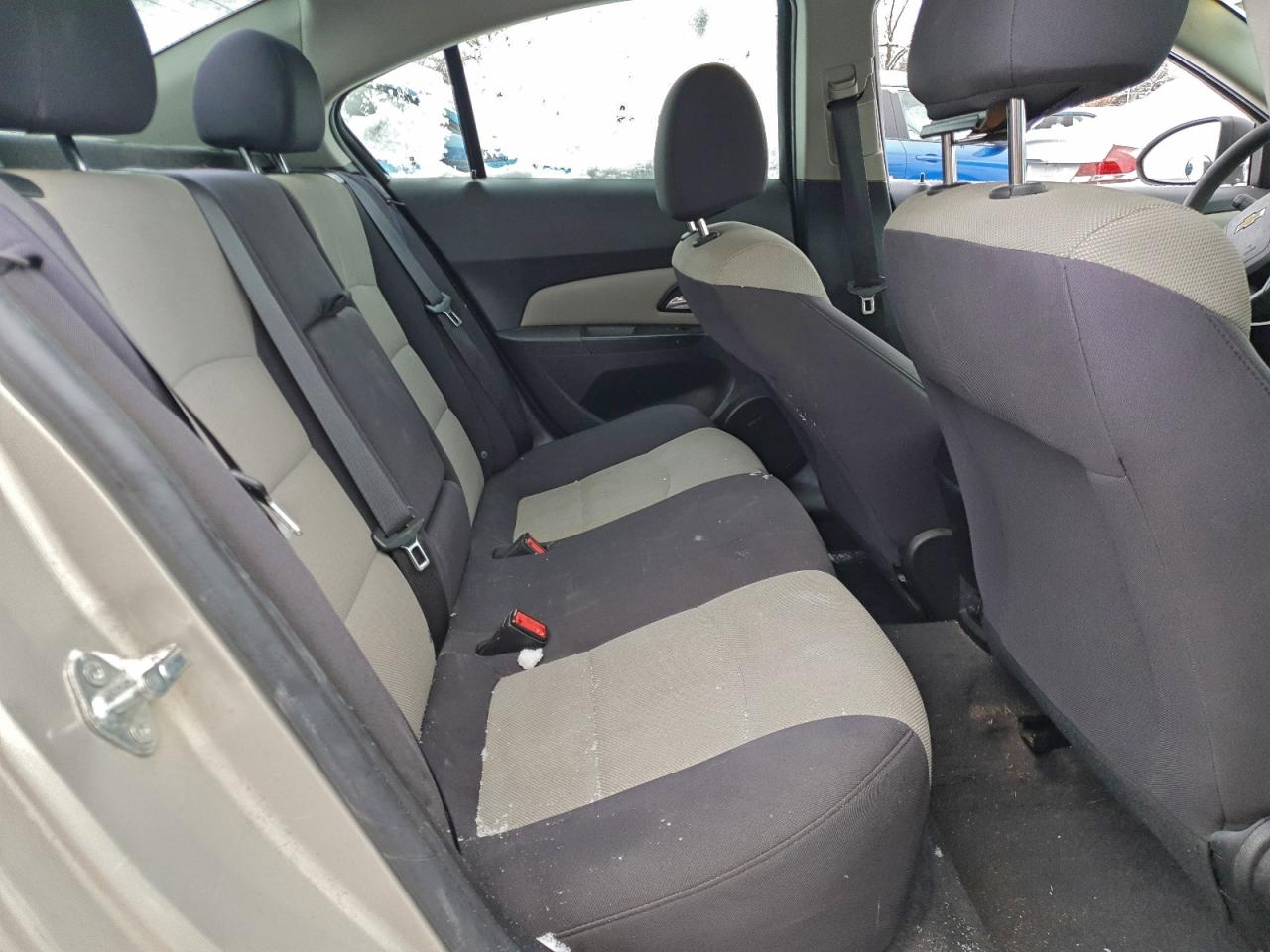 Chevrolet Cruze Ls Image 2