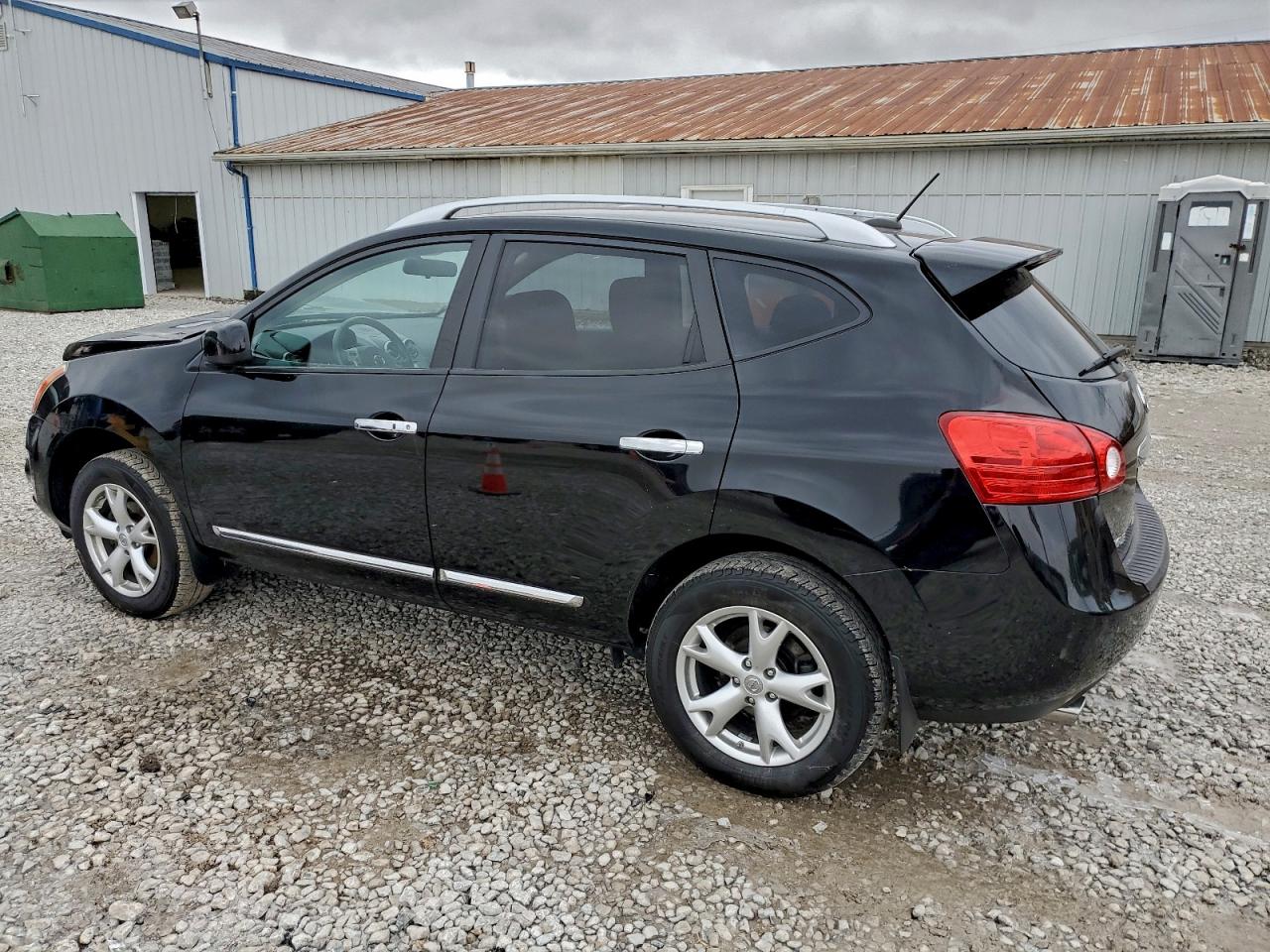 Nissan Rogue S Image 5