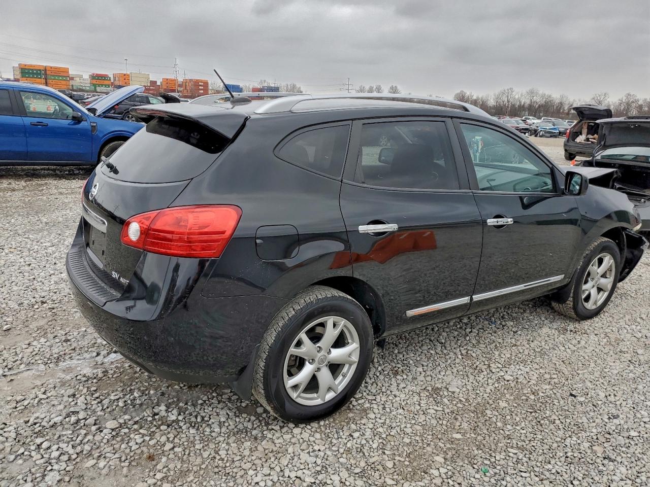 Nissan Rogue S Image 4
