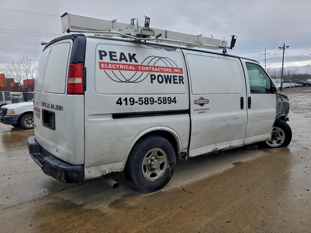 Chevrolet Express Image 13