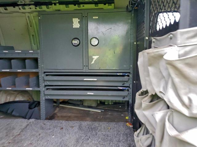 Chevrolet Express Image 11