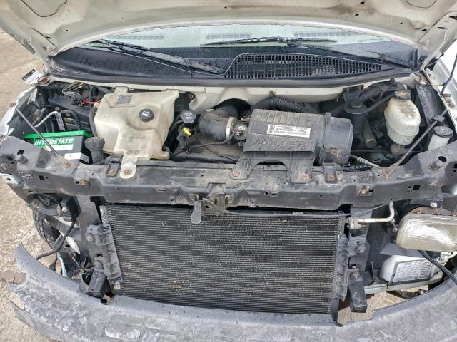 Chevrolet Express Image 4