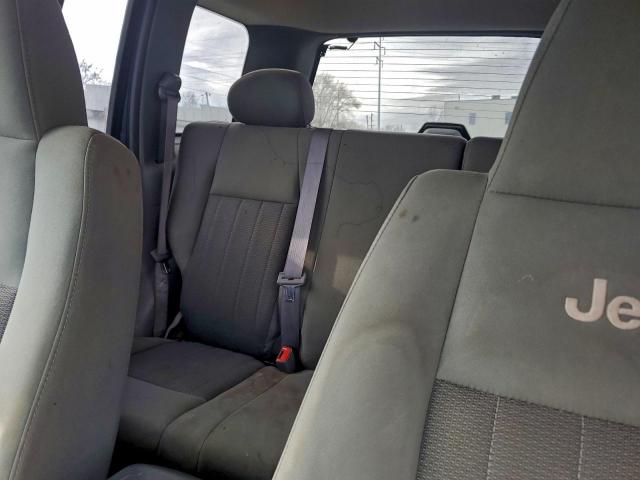 Jeep Liberty Sport Image 5