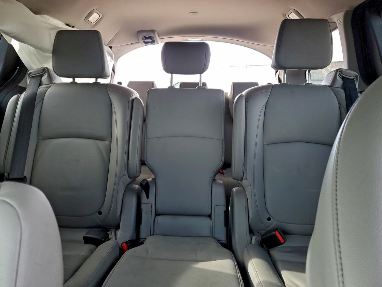 Honda Odyssey Touring Image 8