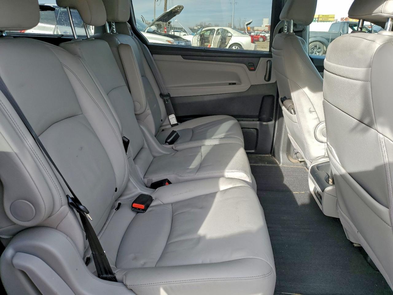 Honda Odyssey Touring Image 3